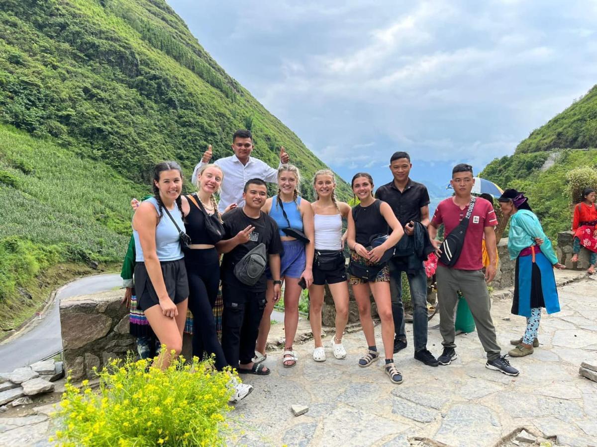 Hg Hostel Provide Tours & Motorbikes Ha Giang Dış mekan fotoğraf