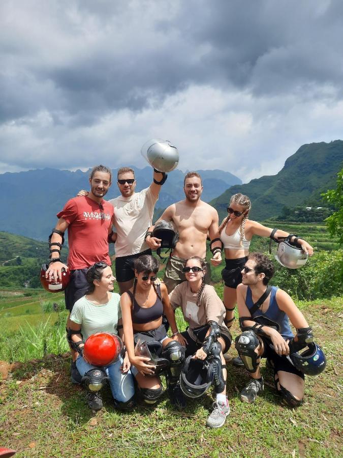 Hg Hostel Provide Tours & Motorbikes Ha Giang Dış mekan fotoğraf