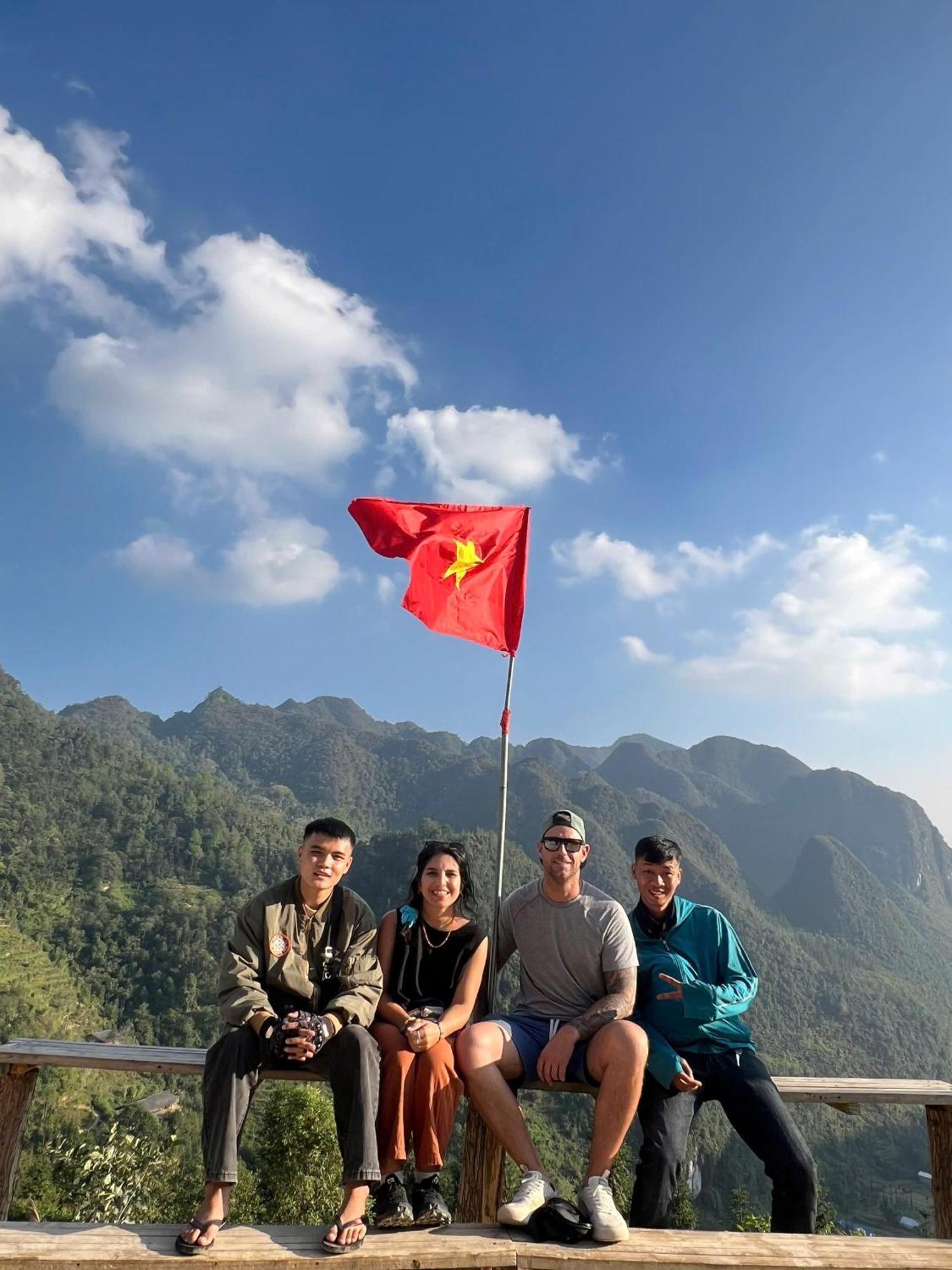 Hg Hostel Provide Tours & Motorbikes Ha Giang Dış mekan fotoğraf