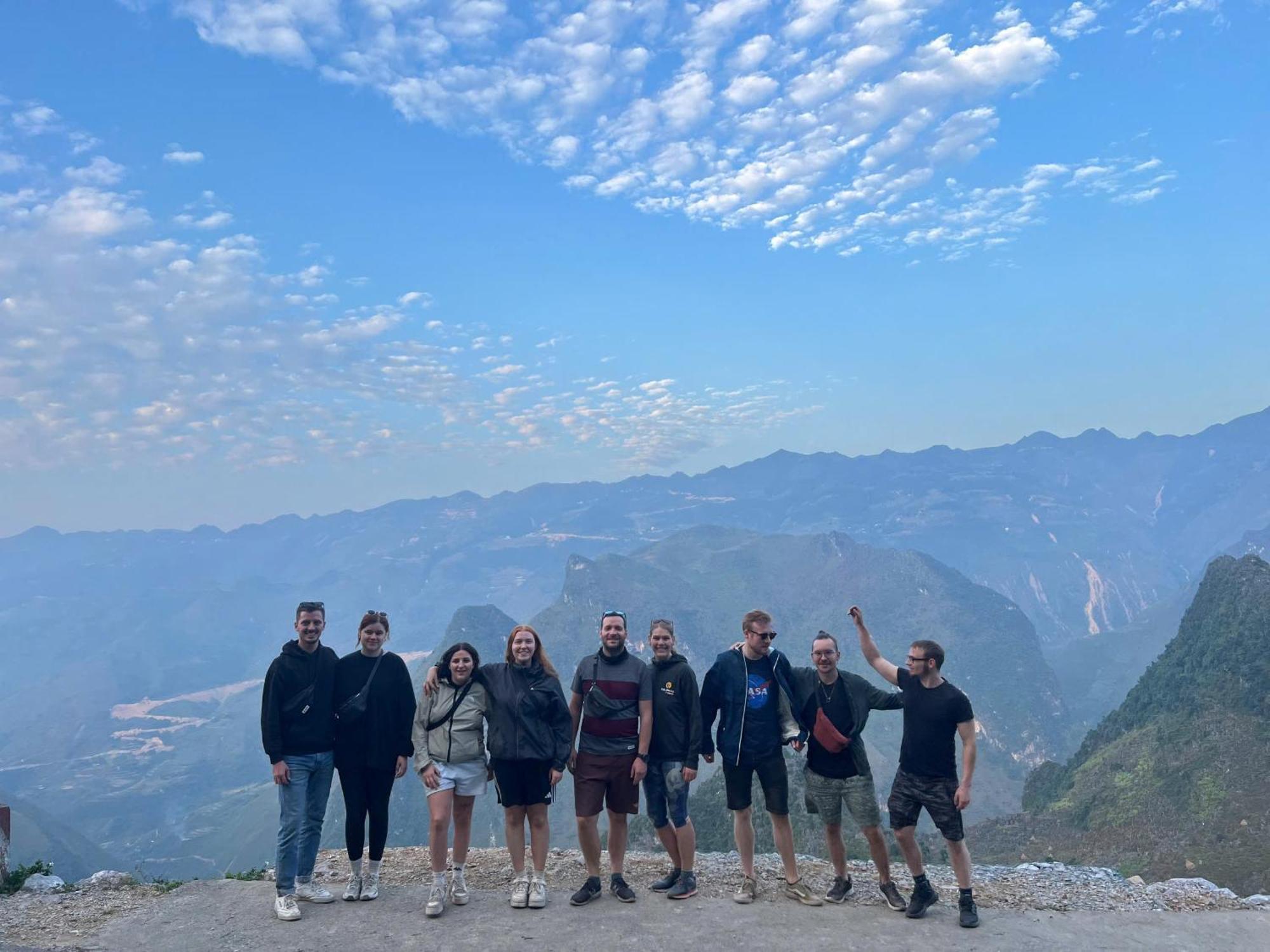 Hg Hostel Provide Tours & Motorbikes Ha Giang Dış mekan fotoğraf